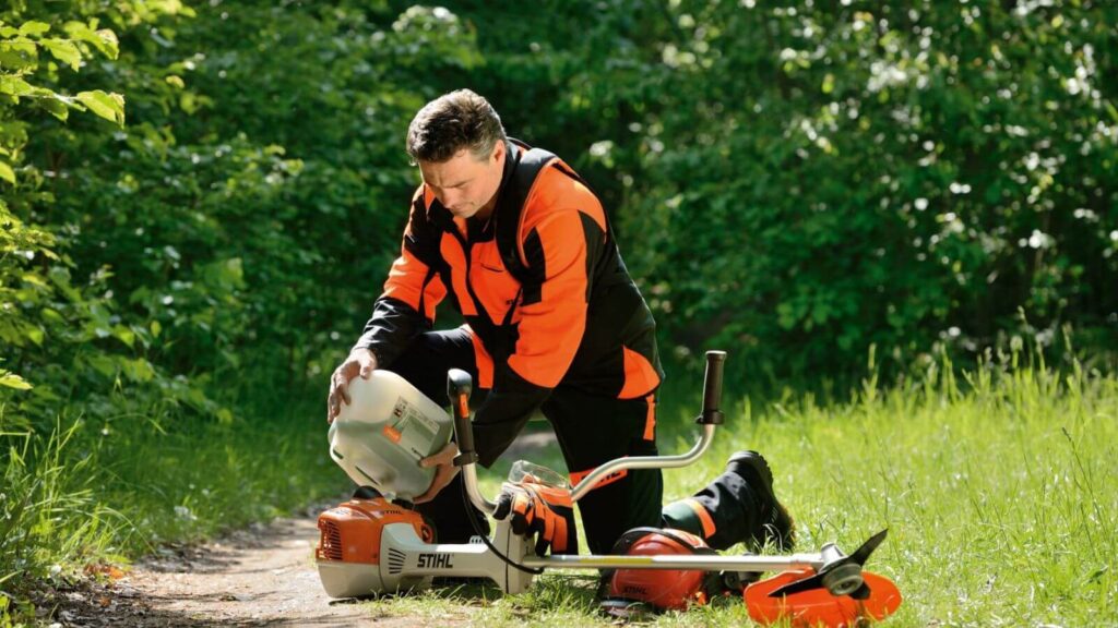 Stihl motorna kosa punjenje goriva